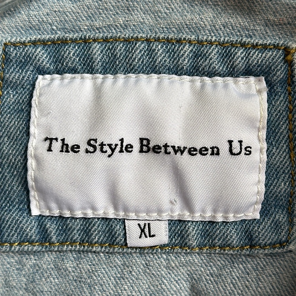 The Style Between Us butterfly print denim jacket, size XL - Picture 6 of 10